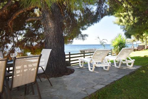 Metamorfosi House | Barlee Beach Front House, Metamorfosi