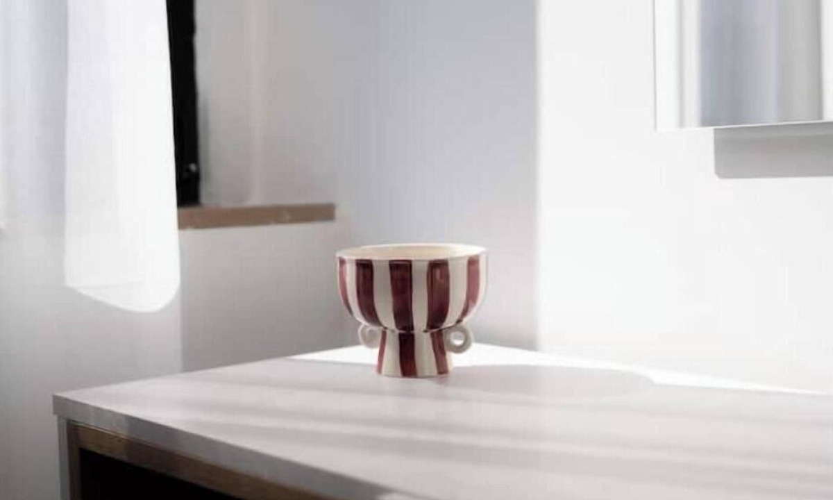 Tirana Apartment | Barrikada-E – Central Tirana Apartments with Balcony & Netflix