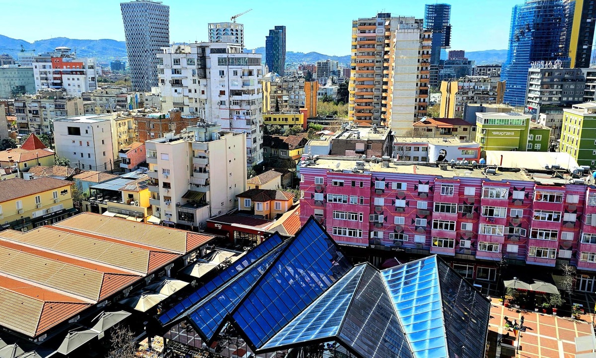 Tirana Apartment | Bazaar’s Eye, Central, Free Parking, Large Terrace