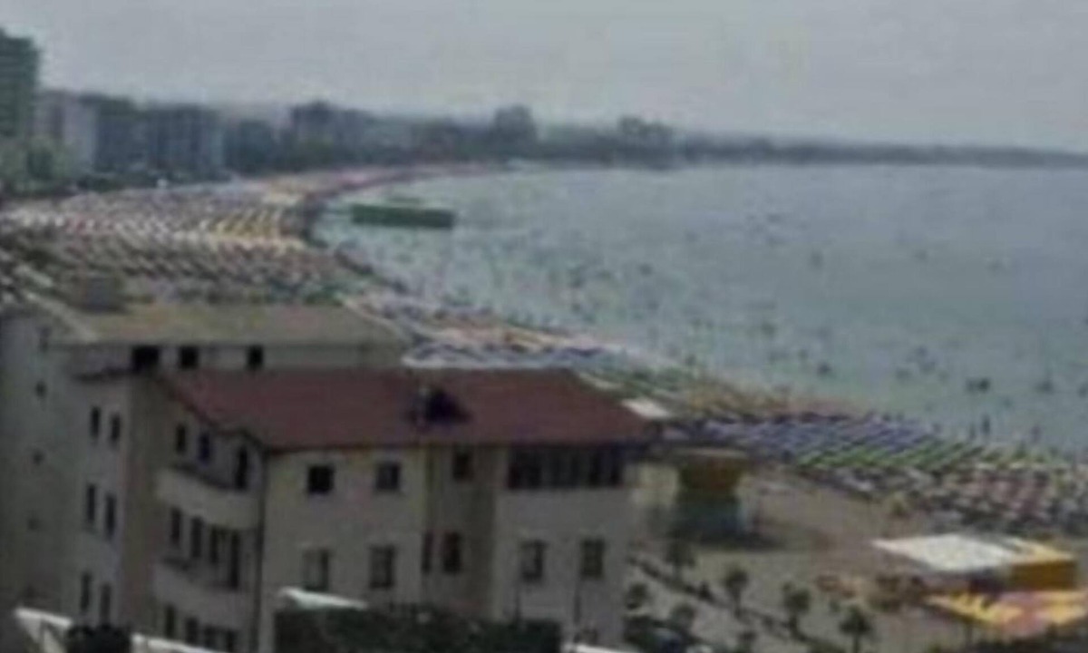 Shengjin Apartment | Beachfront apartment with a beautiful view of the city and the sea
