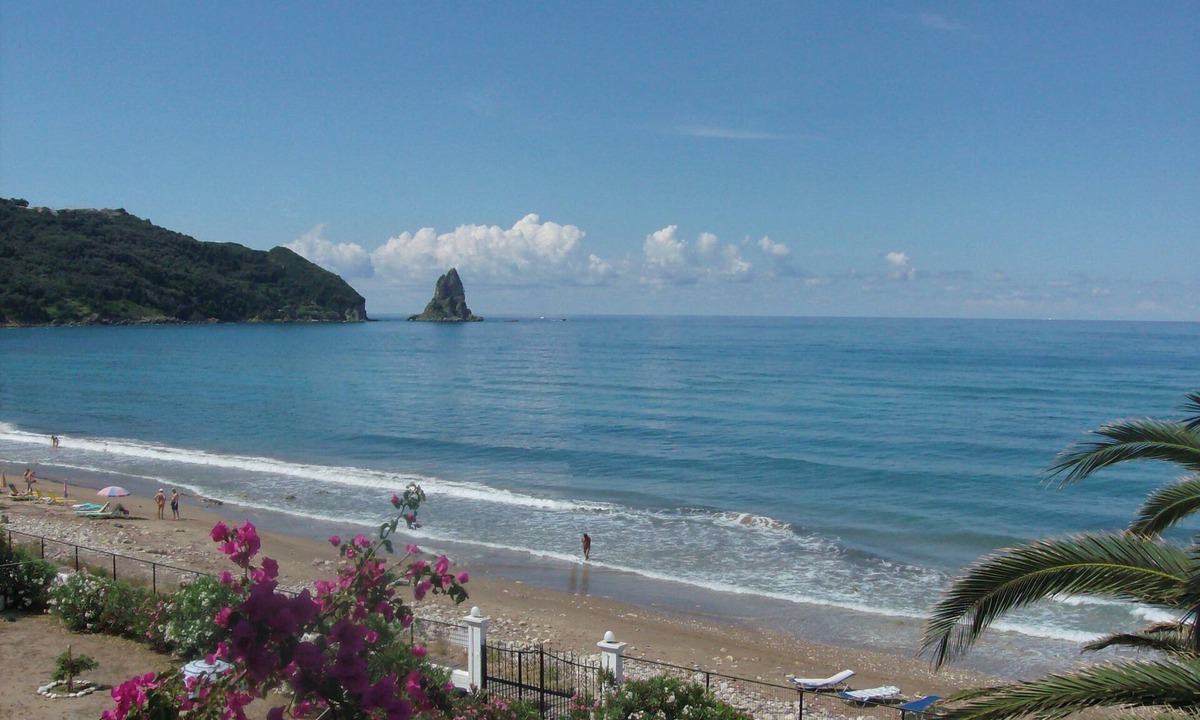 Agios Gordios House | Beachfront Holiday House Eftichia