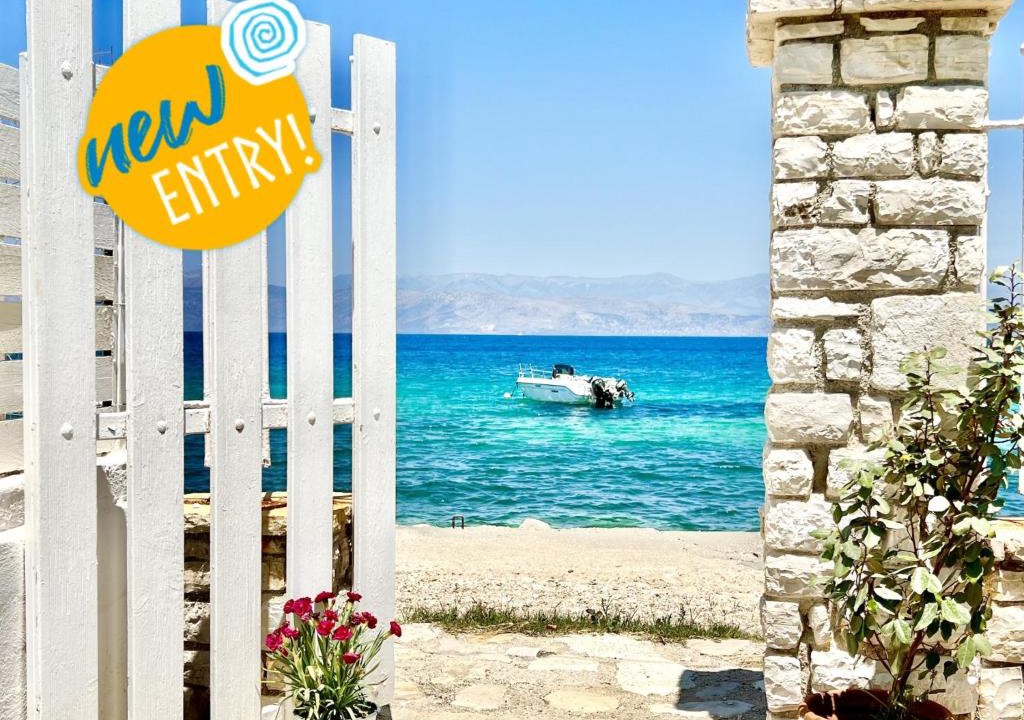 Kassiopi Villa | Beachfront House Christina with private heatable pool by DadoVillas