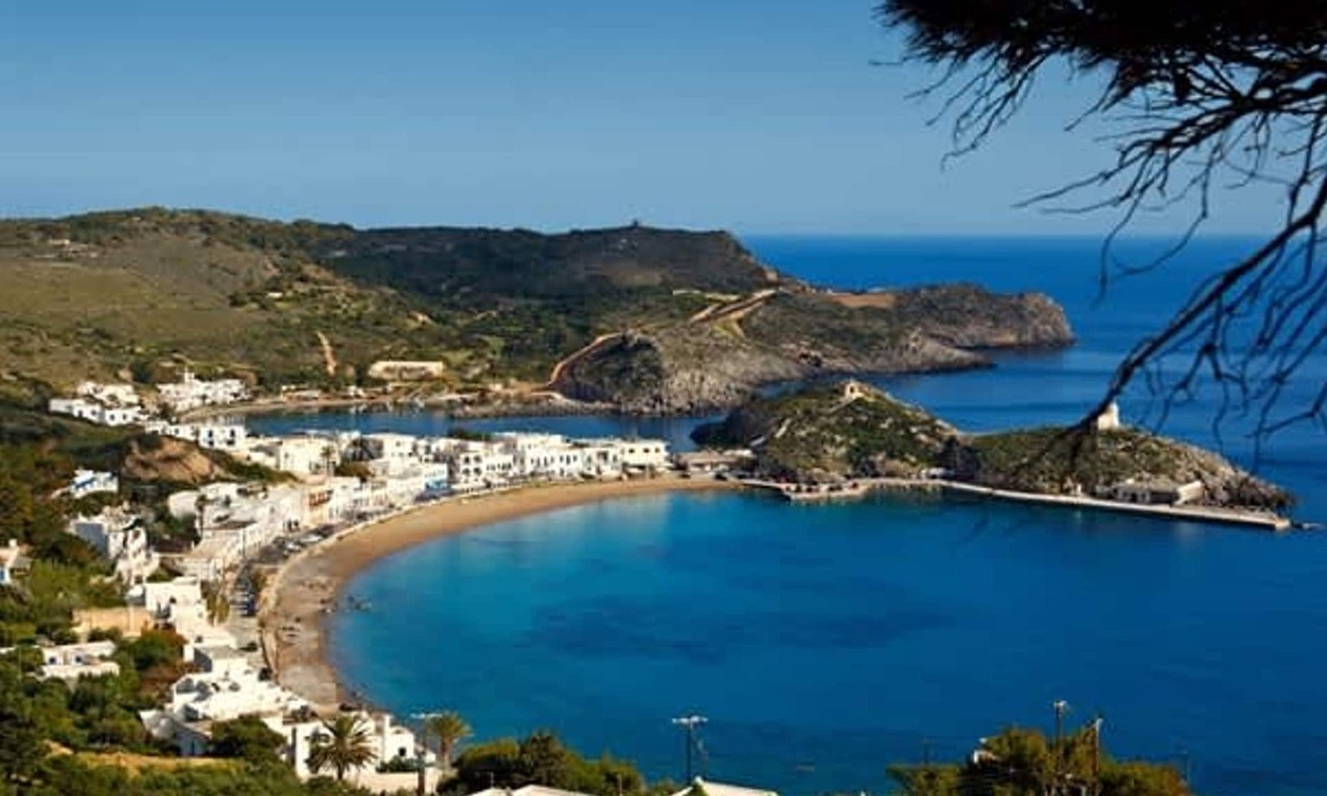 Agia Pelagia Apartment | Beachfront Panorama Aprtmnts - Kythira Seaside Gem