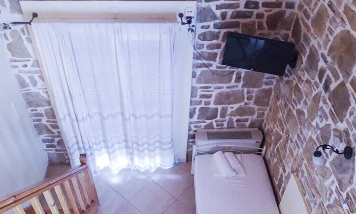 Myrina Apartment | Beachfront Stone Maisonettes