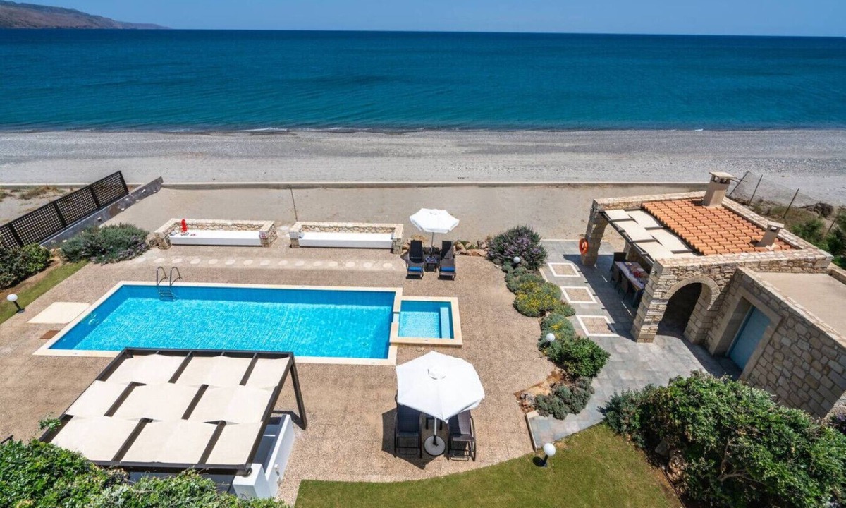 Rapaniana Villa | Beachfront villa w/private pool, ping pong and BBQ