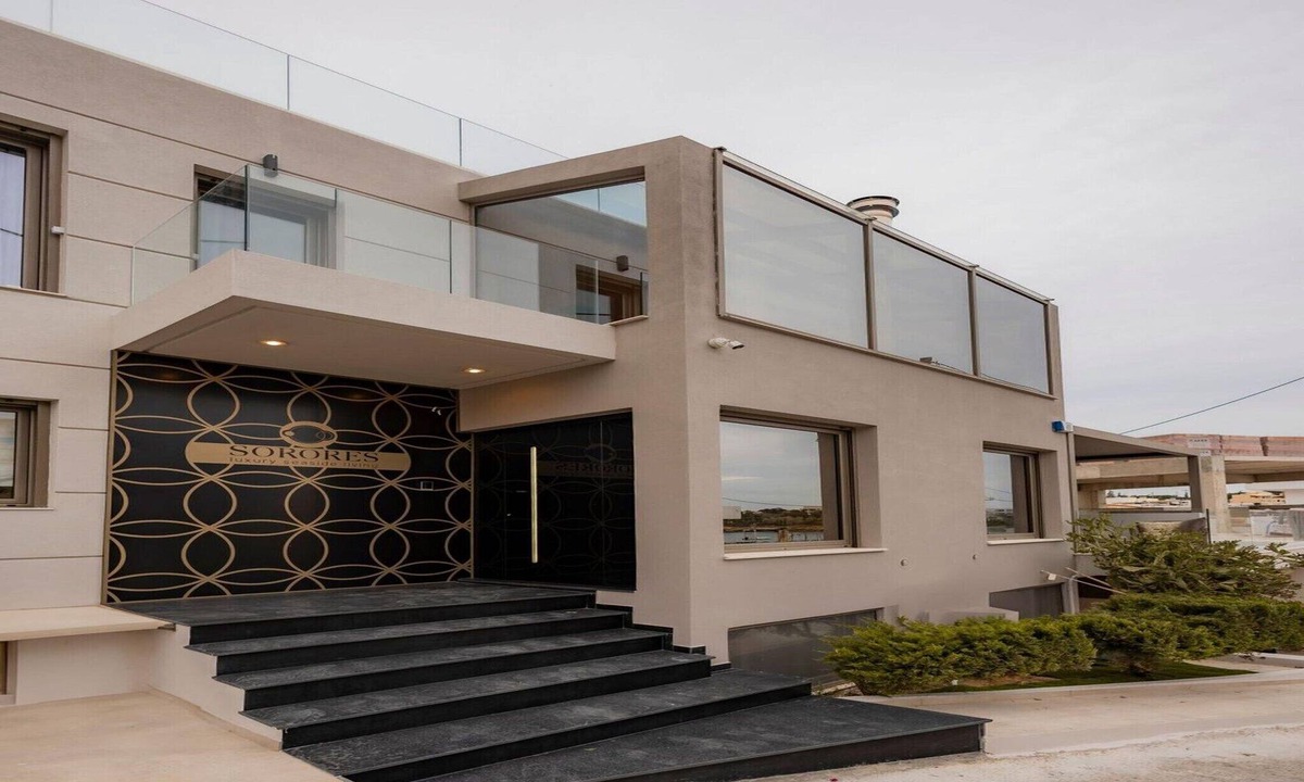 Agia Pelagia House | Beachside Villa with Pool in Agia Pelagia