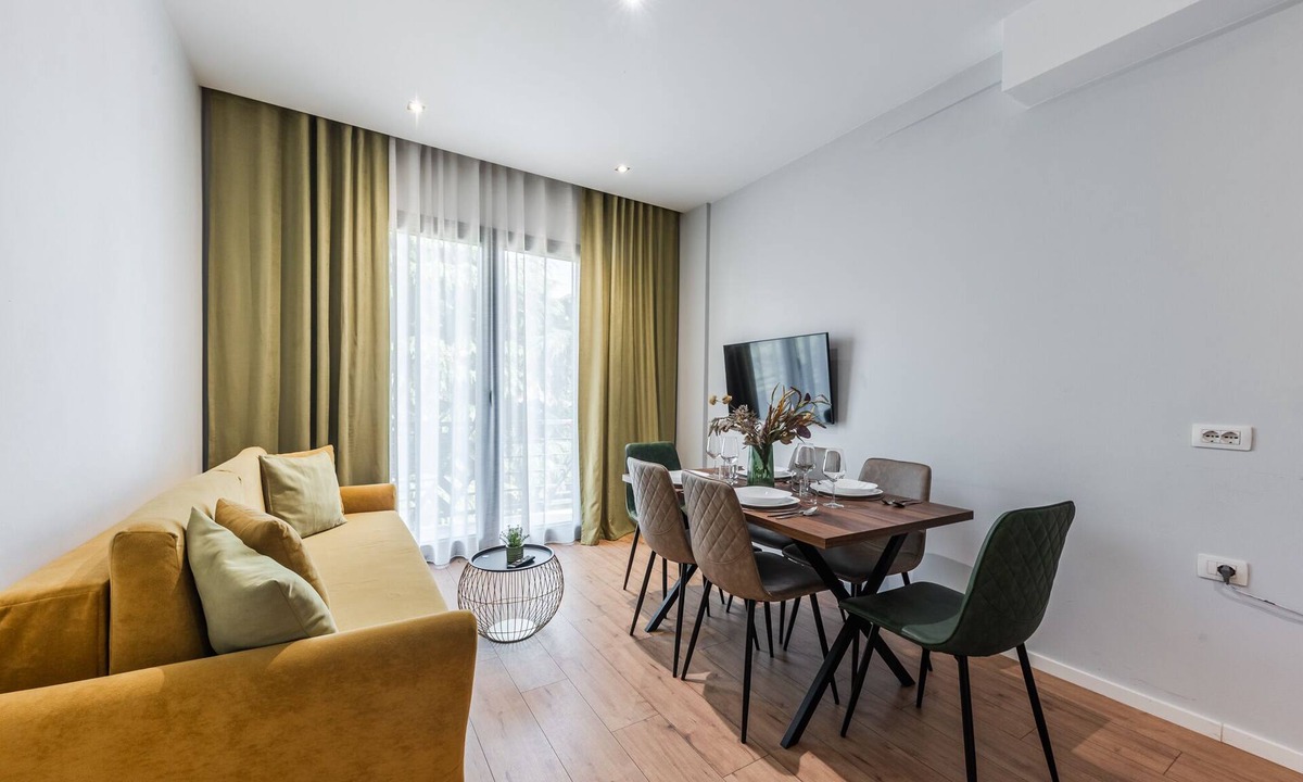 Rade Apartment | Beautiful City Center Apartment -100 Mb