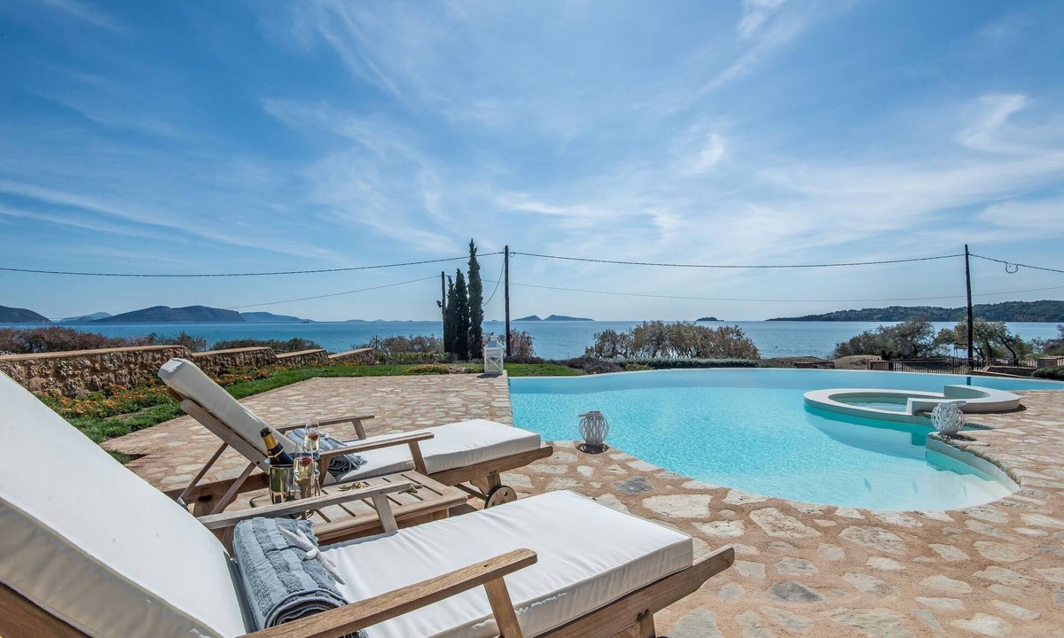 Kilada Villa | Beautiful Villa near Sea in Peloponnese