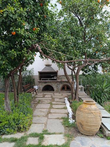 Nea Anchialos House | Betty's Garden House