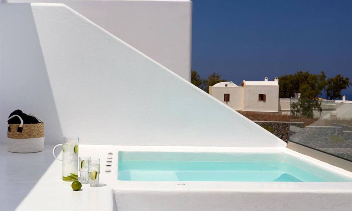 Messaria Apartment | BH390 - C - Suite Santorini
