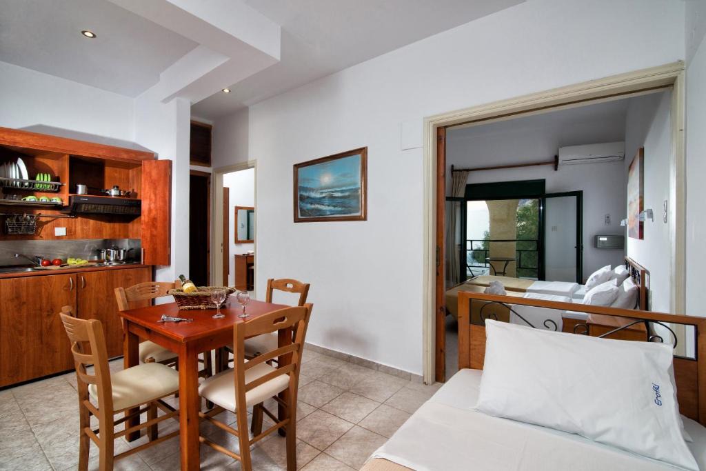 Limenas Chersonisou Apartment | Big Family Apt with Washing Machine