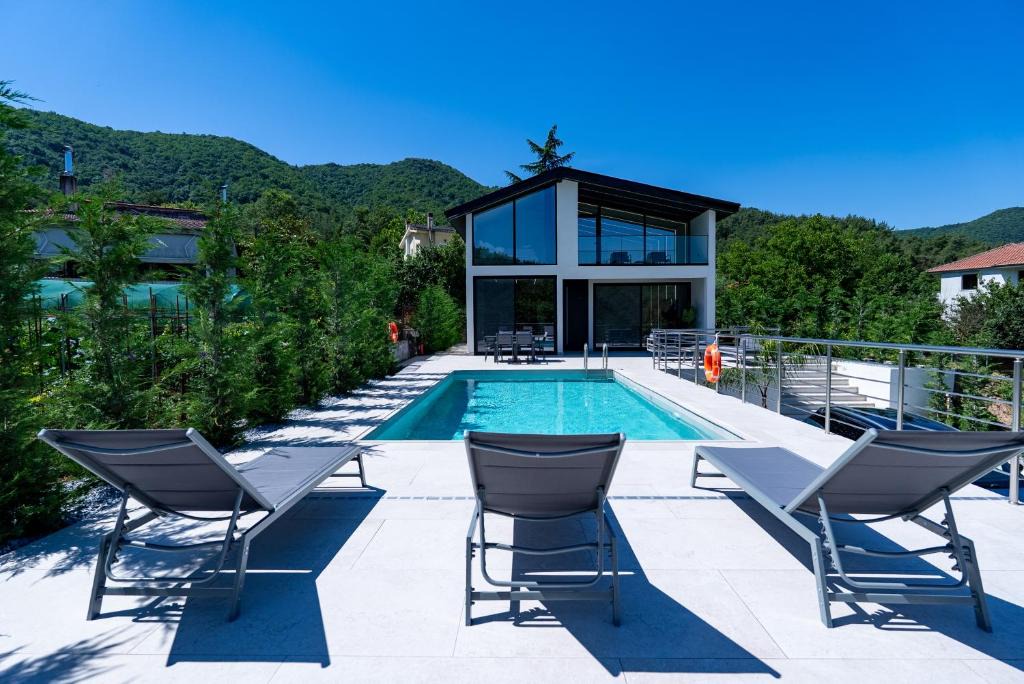Kavala Villa | BlackPine Villa
