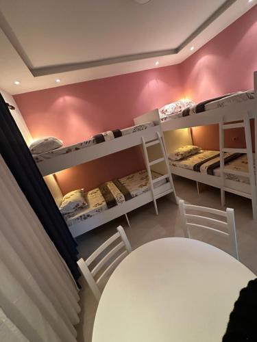 Blloku Hostel | Blloku Vibes Hostel - Female Only