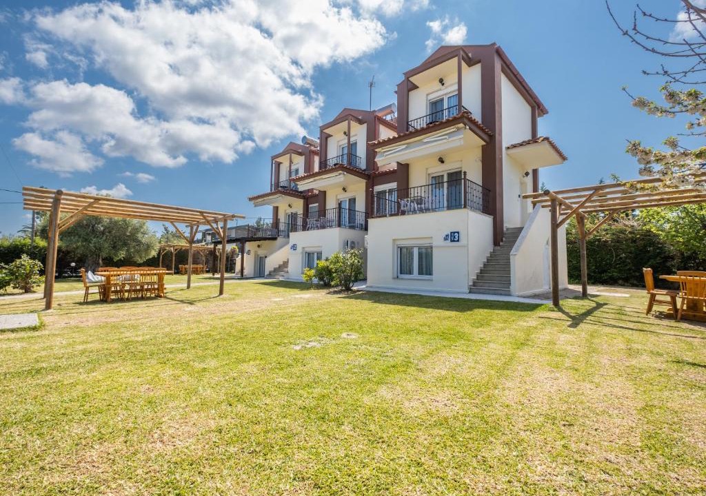 Polichrono Apartment | Blue Donkey Villas