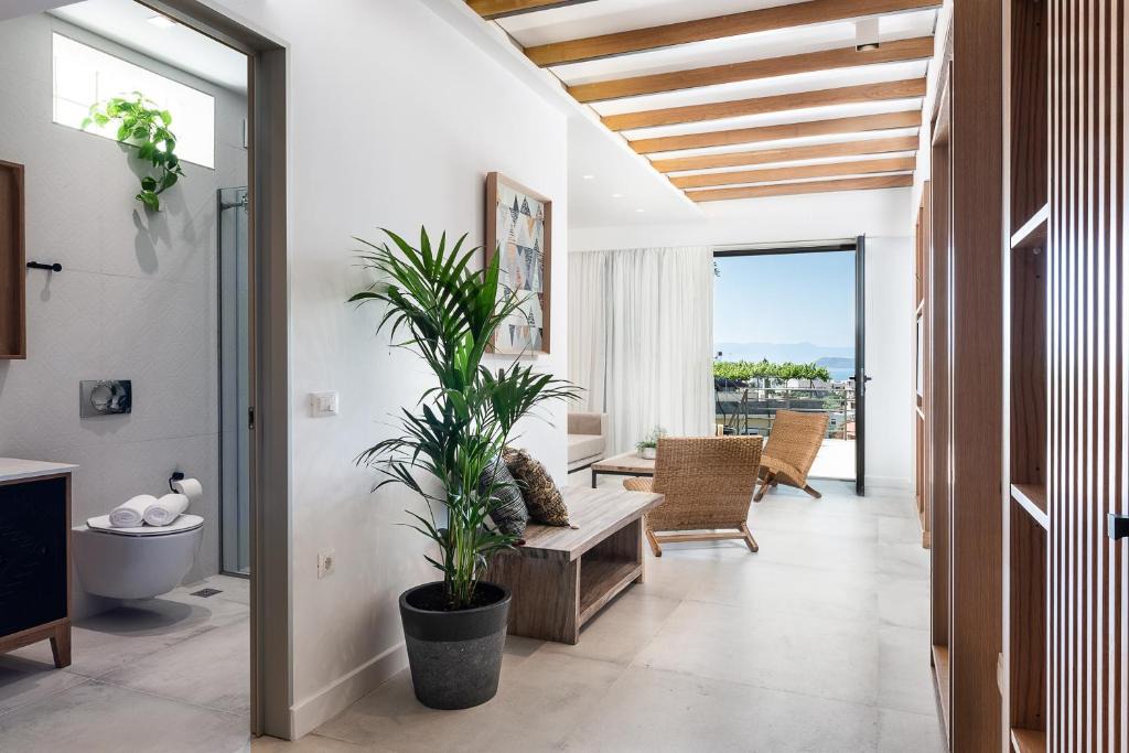 Makrys Tichos Apartment | Blue Island Luxury Apartment