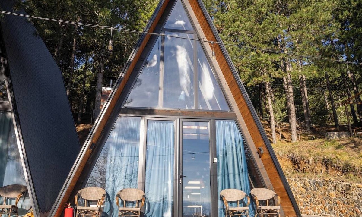 Elbasan Cabin | Blue Retreat | The Golden Cabins