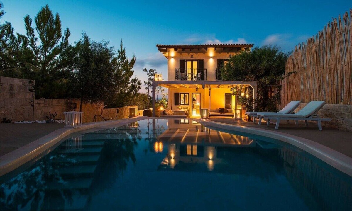 Hersonissos Centre Villa | Bohemian Blue Villa with Sea View Pool