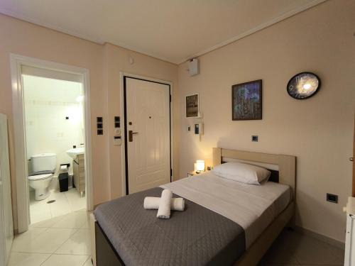 Peiraiki Apartment | Boutique Studio 100m from the Sea in Piraeus