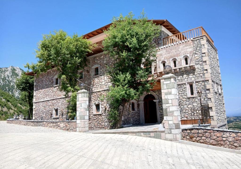 Mat District House | Bujtina Çupa