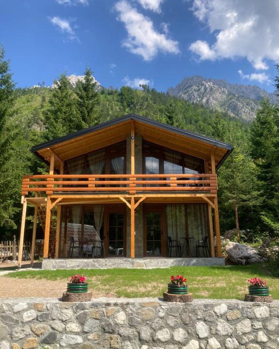 Valbone House | Bujtina Arturi