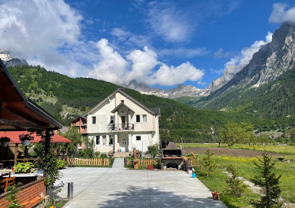 Valbone House | BUJTINA IZET SELIMAj