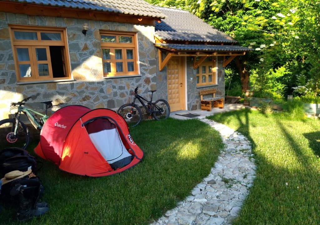 Fushebardhe House | Bujtina Peshtan Guesthouse&Camping