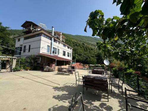 Tirana House | Bujtina Shen Meria