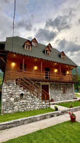 Theth House | Bujtina Vellezerit Grrela