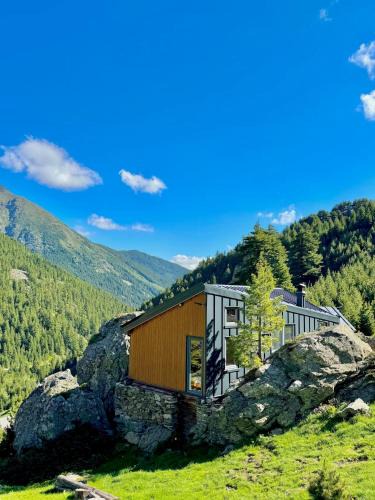 Donji Crnobreg Villa | Cabin on a Rock - Mountain Escape