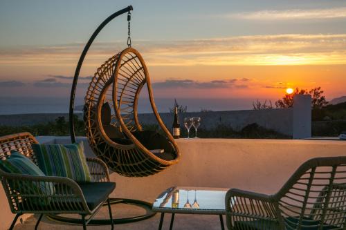 Megalochori Apartment | Caldera Sunset Villa