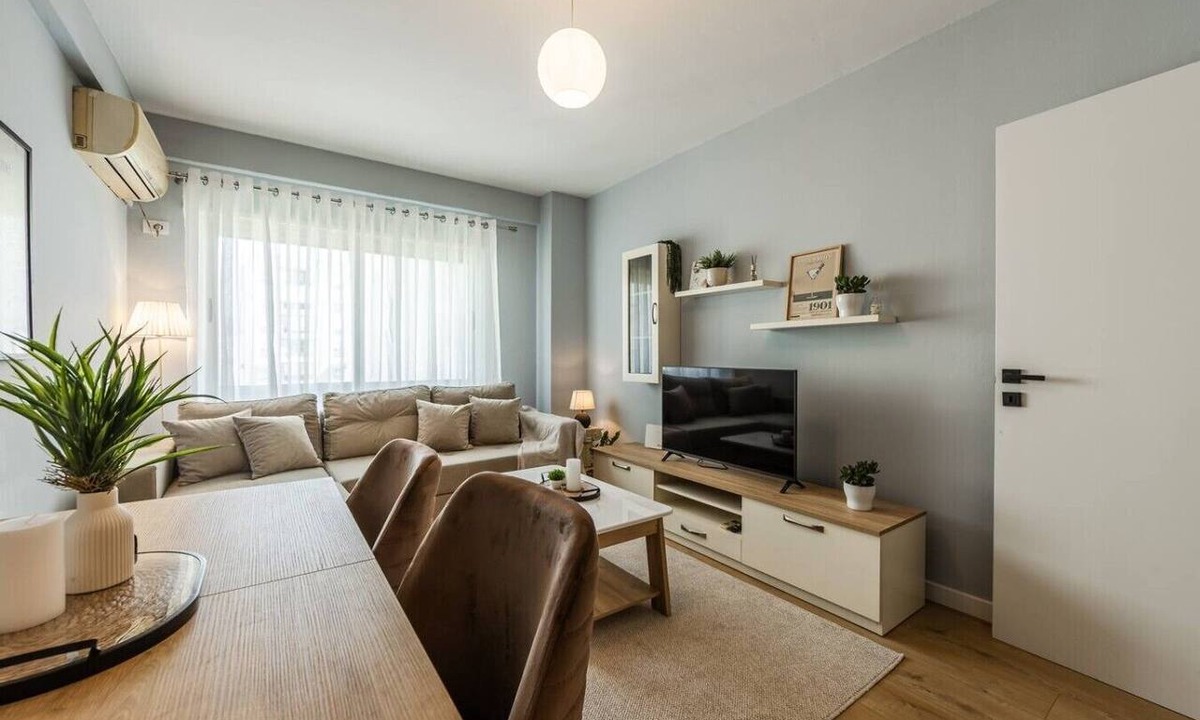 Tirana Apartment | Calm Cozy Home | 1BR in Tirana by PikHost