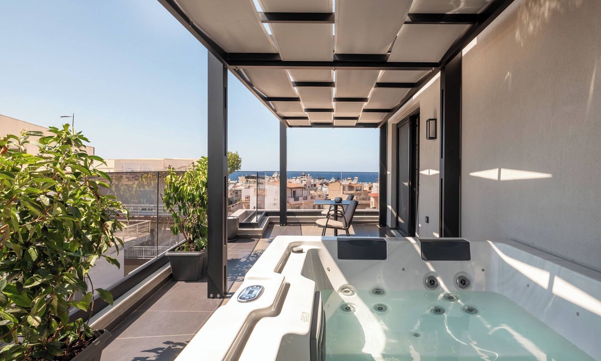 Heraklion Hotel | Captain Napoleon Paterakis CNP Luxurious Suites