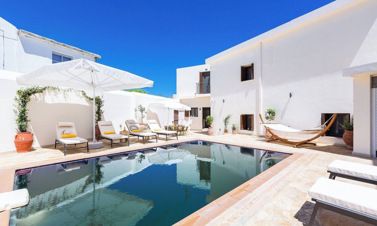 Chromonastiri Villa | Casa di Vangelis, Summer Village Stay!