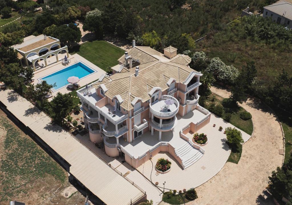 Gaitanion Villa | Casa di Voz Suites complex & free gym services by "elite"