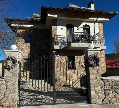 Moscopole Hotel | Castle Rozafa Scutari