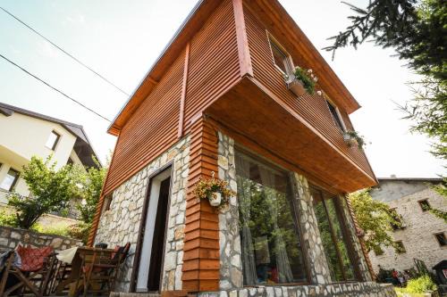 Restelicë Villa | Cece's home