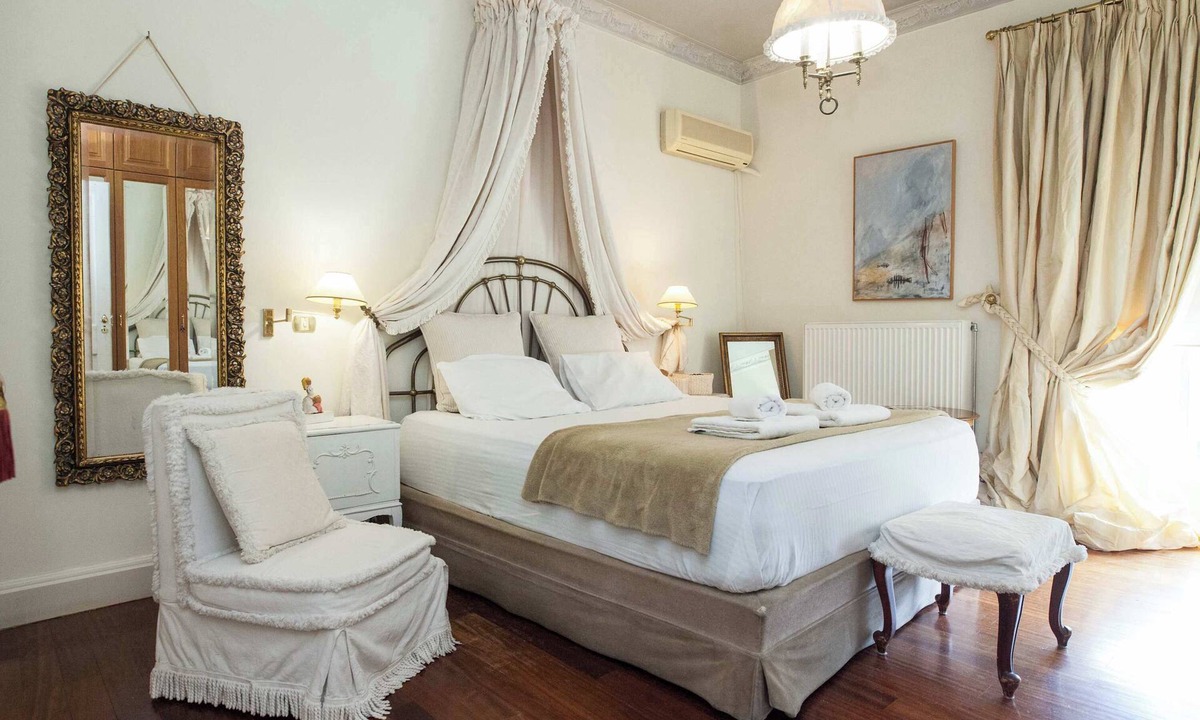 Chalandri Apartment | Chalandri 3 Bd Beautiful Classical Residence