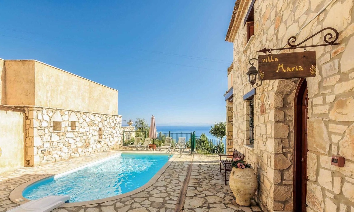 Xirokastello Villa | Charming villa perfect for couples, sea veiws