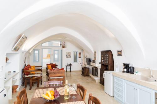 Pyrgos Villa | Chrisanthi Villa