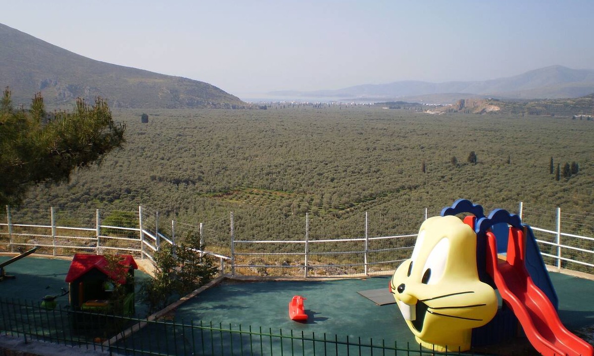 Delphi RV Rental | Chrissa Camping Rooms & Bungalows