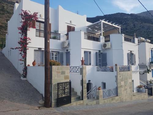 Kamares Hotel | Chrysa House