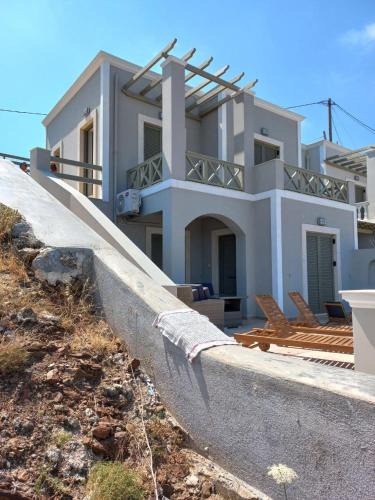 Kamari Apartment | Climbers' Nest 'with sea and rock views and private pool'
