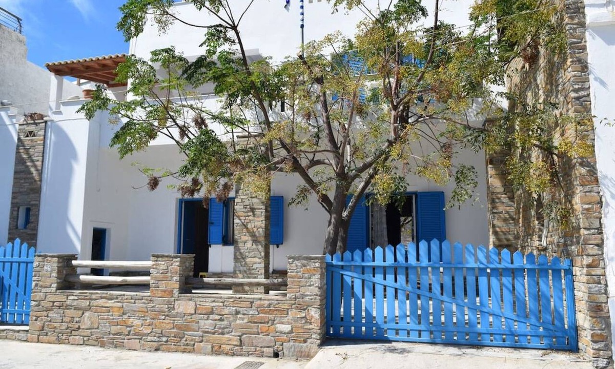 Ormos Korthiou House | Clio's Beach House - Deluxe Beach front property