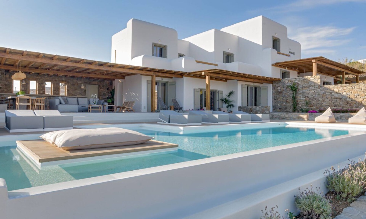 Xilokeratidi Villa | Contemporary Design Meets Aegean Bliss