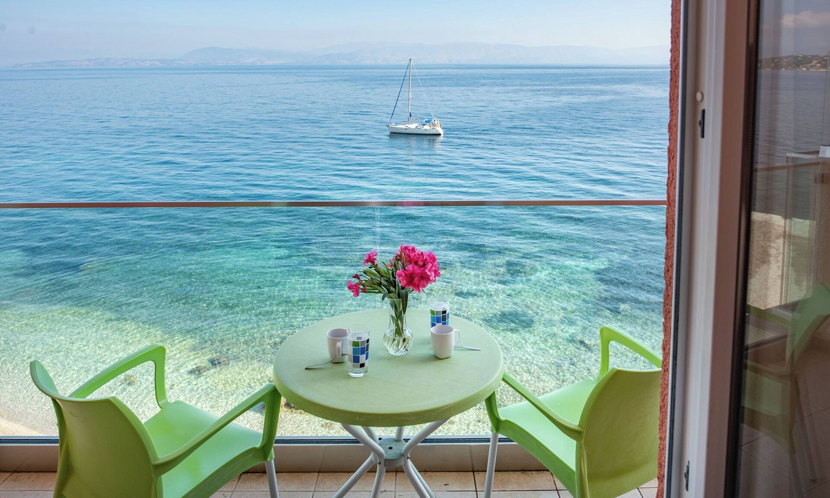 Benitses Hotel | Corfu Maris Hotel