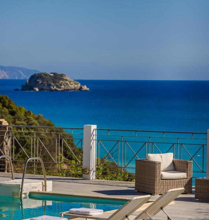 Svoronata Hotel | Costa Avithos