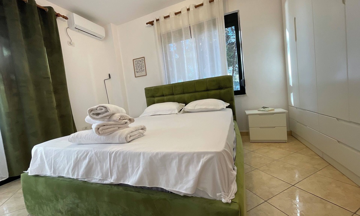 Golem Apartment | Cozy 2-bedroom Beachfront apartment Golemi with AC