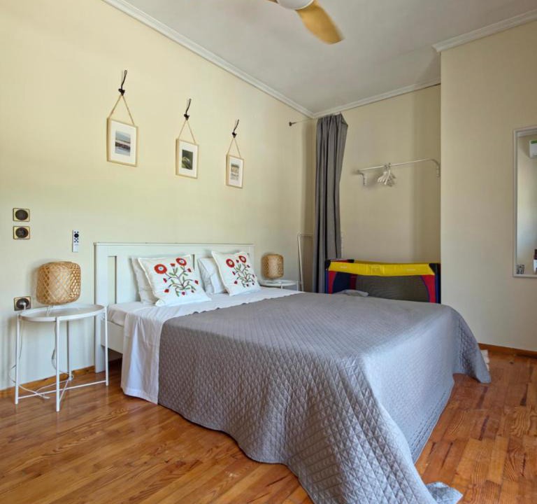 Livadhia Apartment | Cozy 3 Bedroom Apt