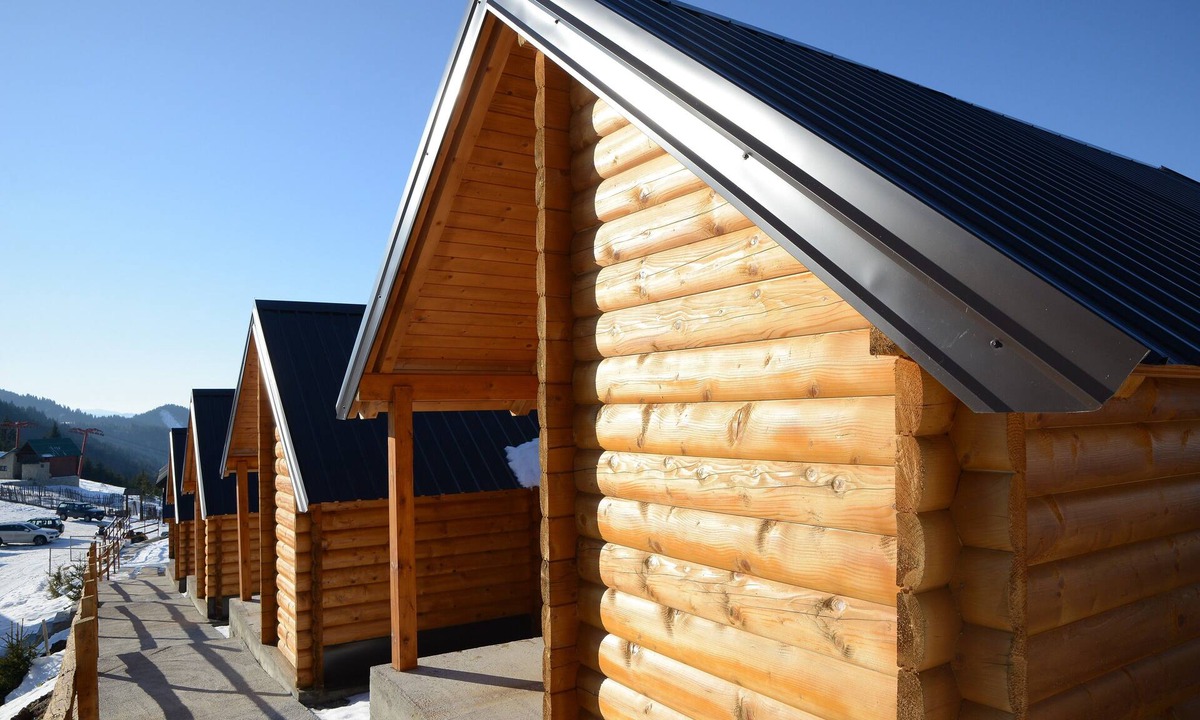 Vitomiricë House | Cozy Berane Stay in Ski Area with On-Site Restaurant - Comfort Cottage