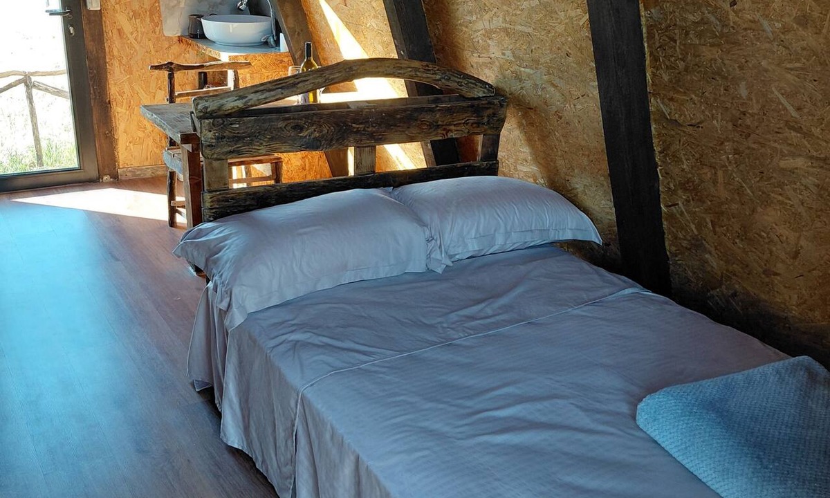 Shkoder County Cabin | Cozy Lakefront Cabin Myselim